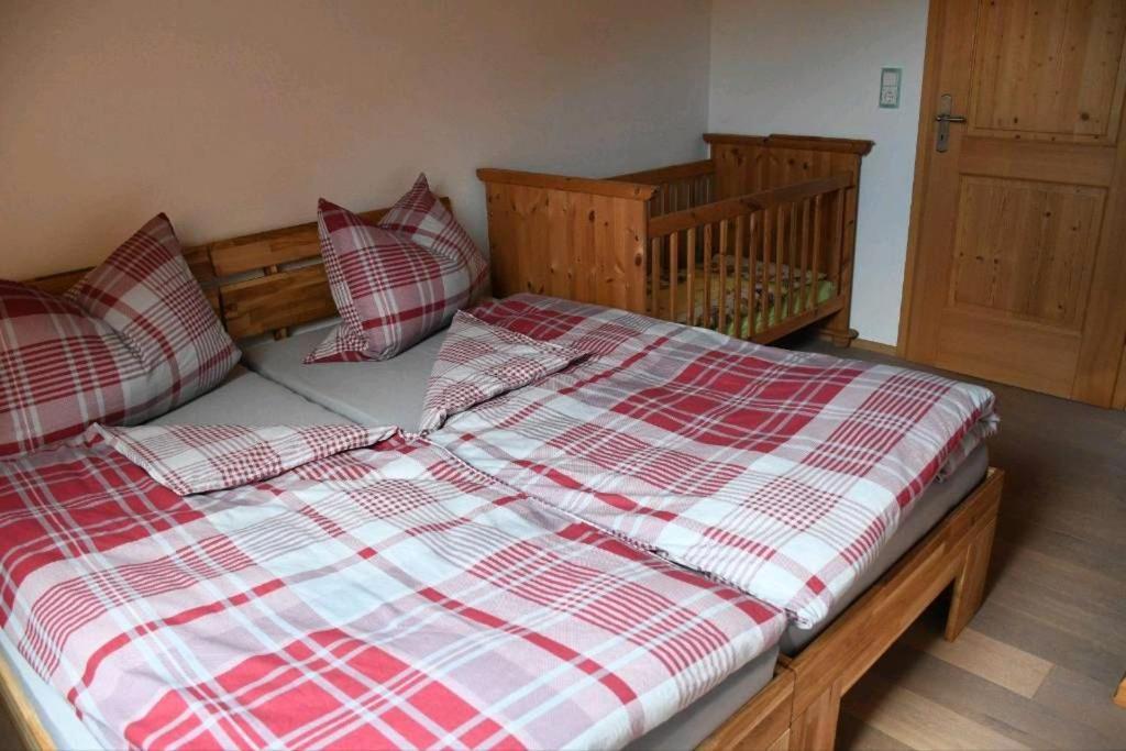 Ferienwohnung Glueck Saaldorf-Surheim Buitenkant foto